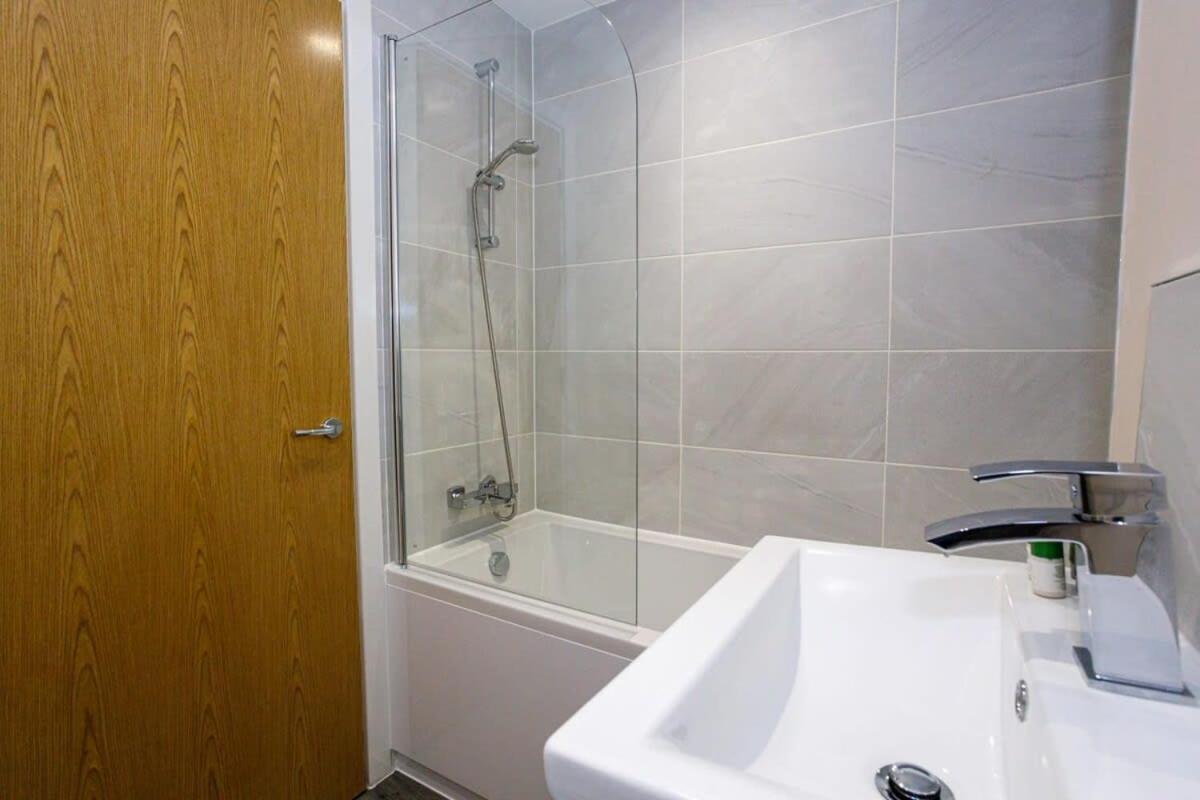 Stylish And Modern 1 Bedroom Apartment Manchester Exterior photo